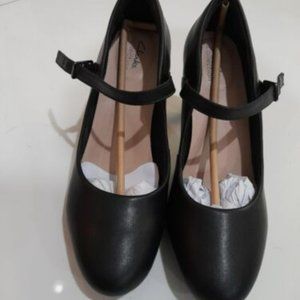 Women's Clarks, Ambyr Shine Pump 10m New